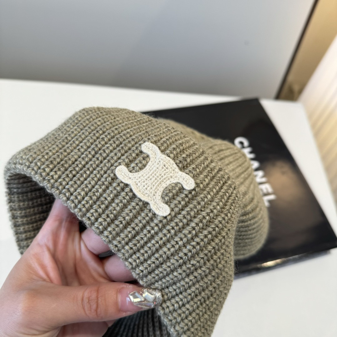 Ce1i*e beanie