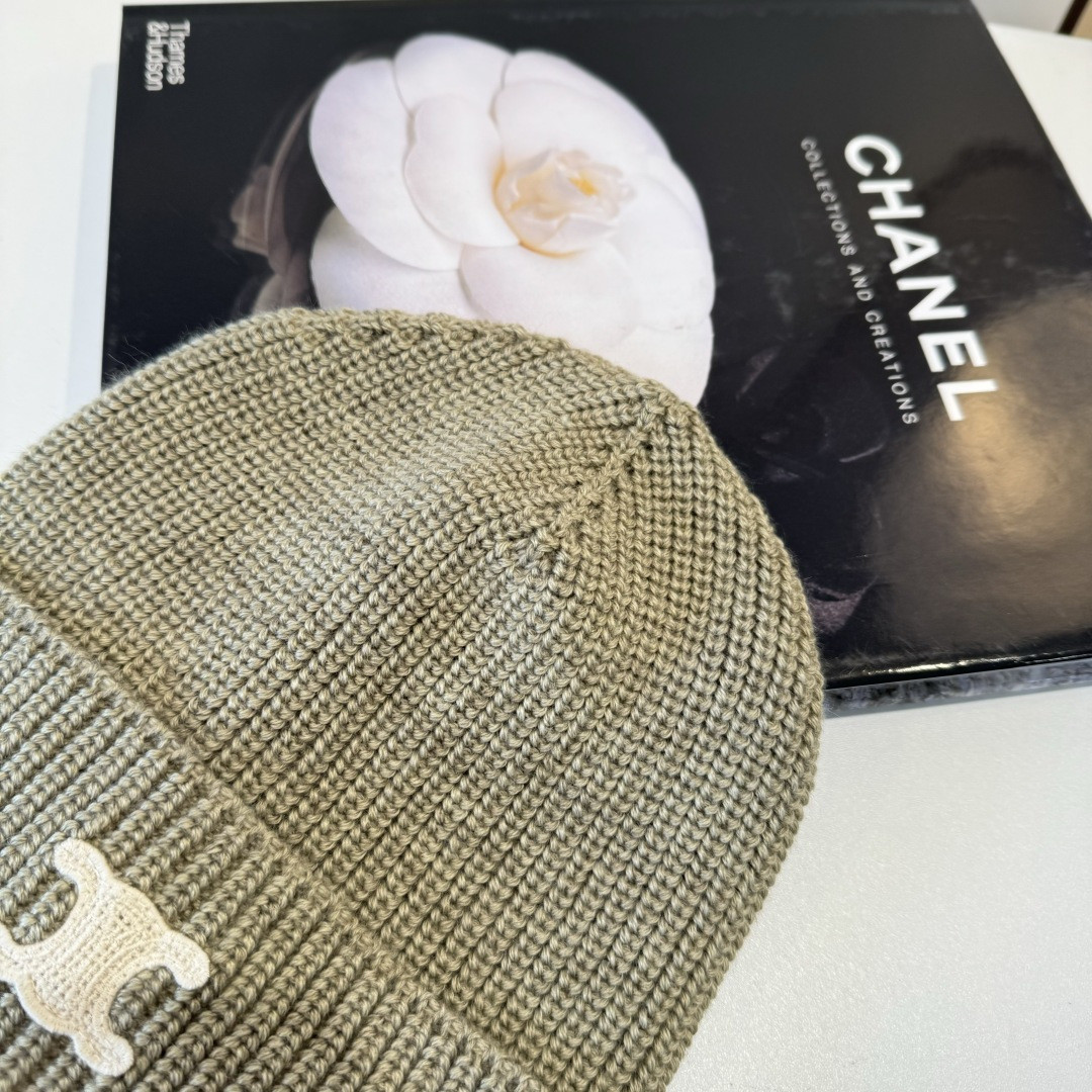 Ce1i*e beanie