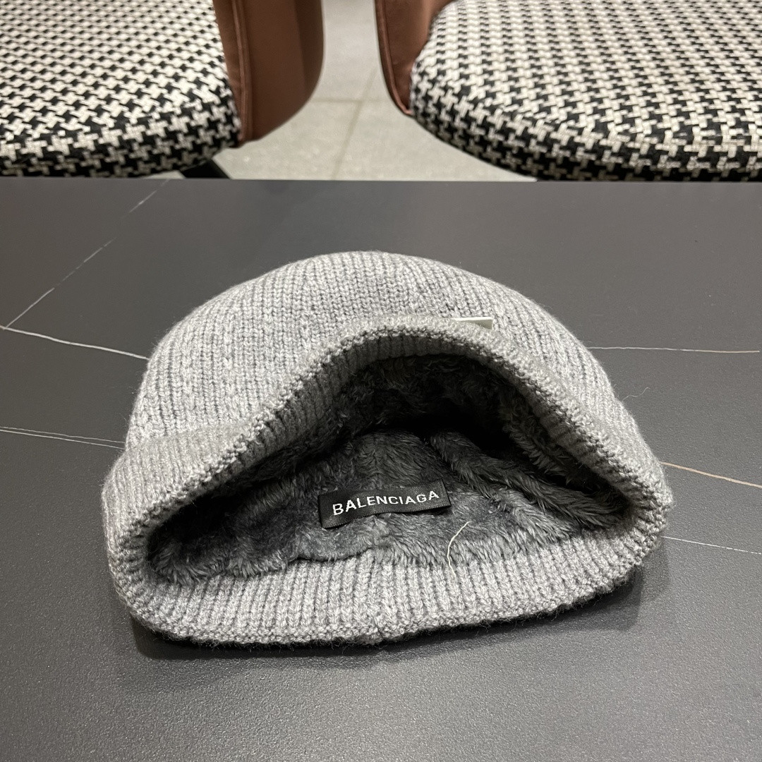 Ba1en*iaga beanie