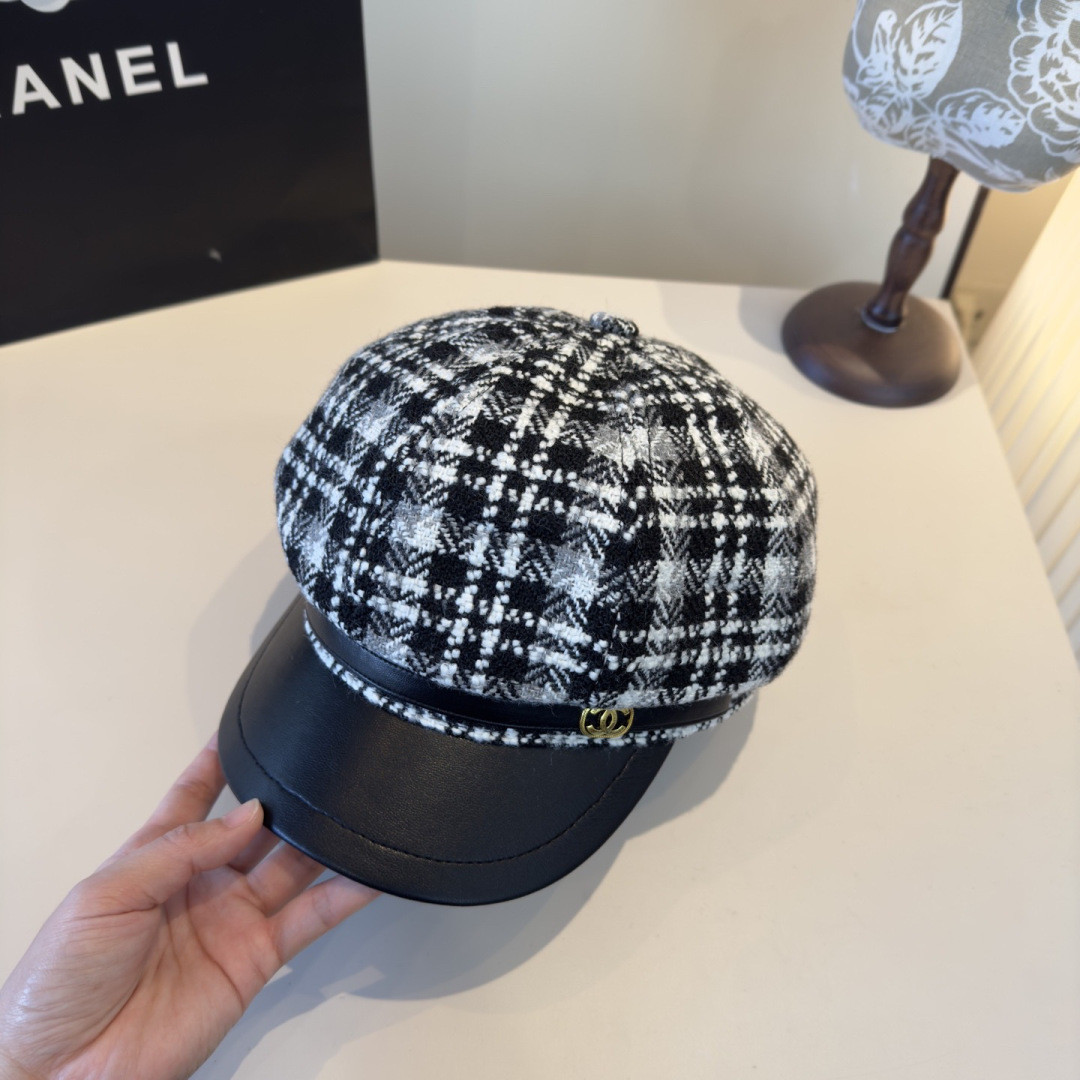 Ch**el newsboy cap 57cm head circumference