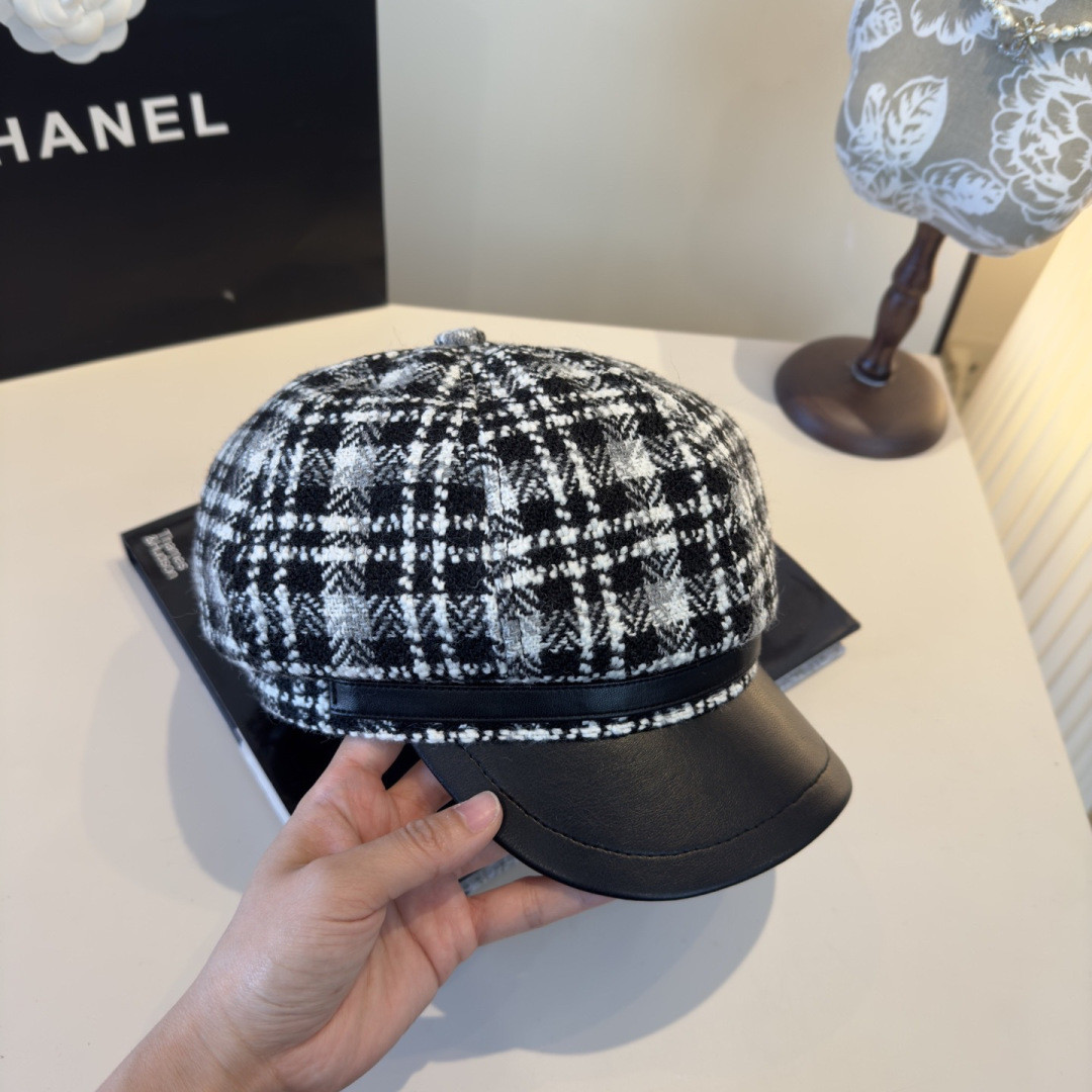 Ch**el newsboy cap 57cm head circumference