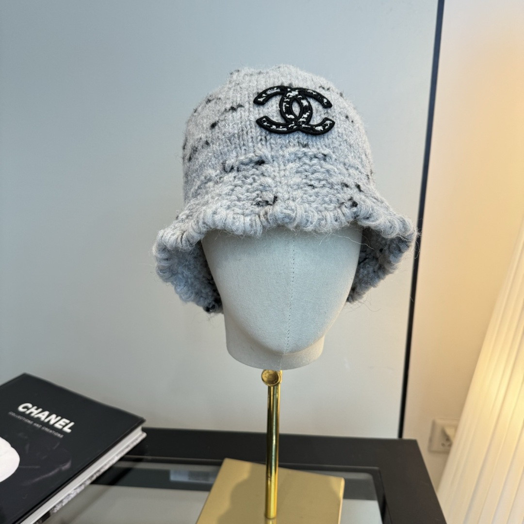 Ch**el knit bucket hat