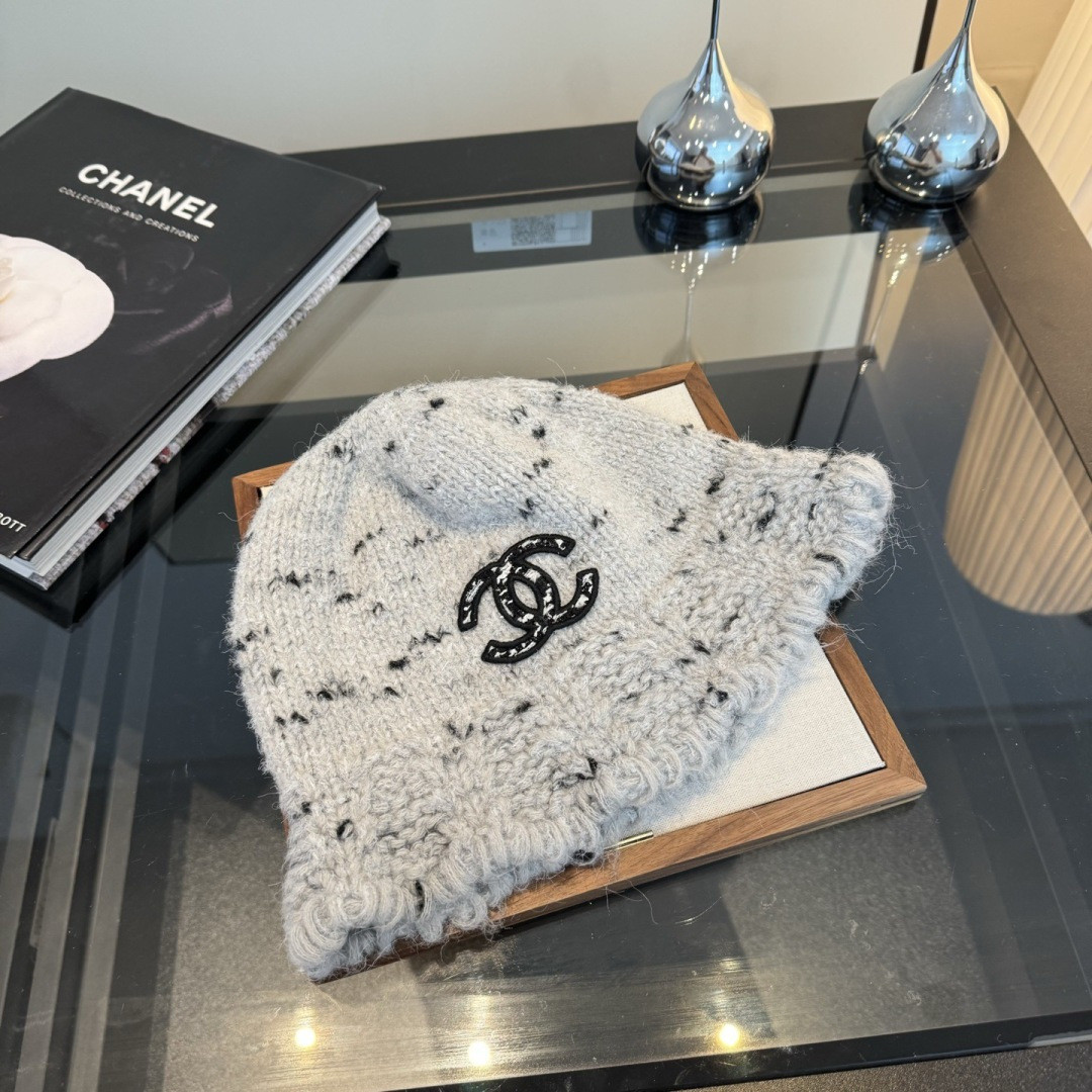 Ch**el knit bucket hat
