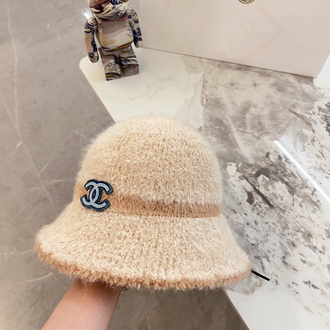 Ch**el knit bucket hat