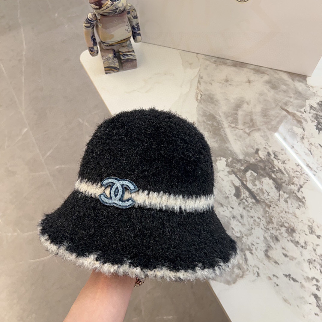 Ch**el knit bucket hat