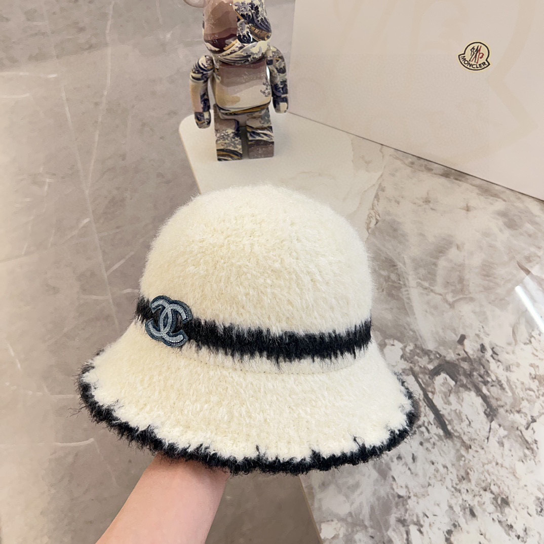 Ch**el knit bucket hat