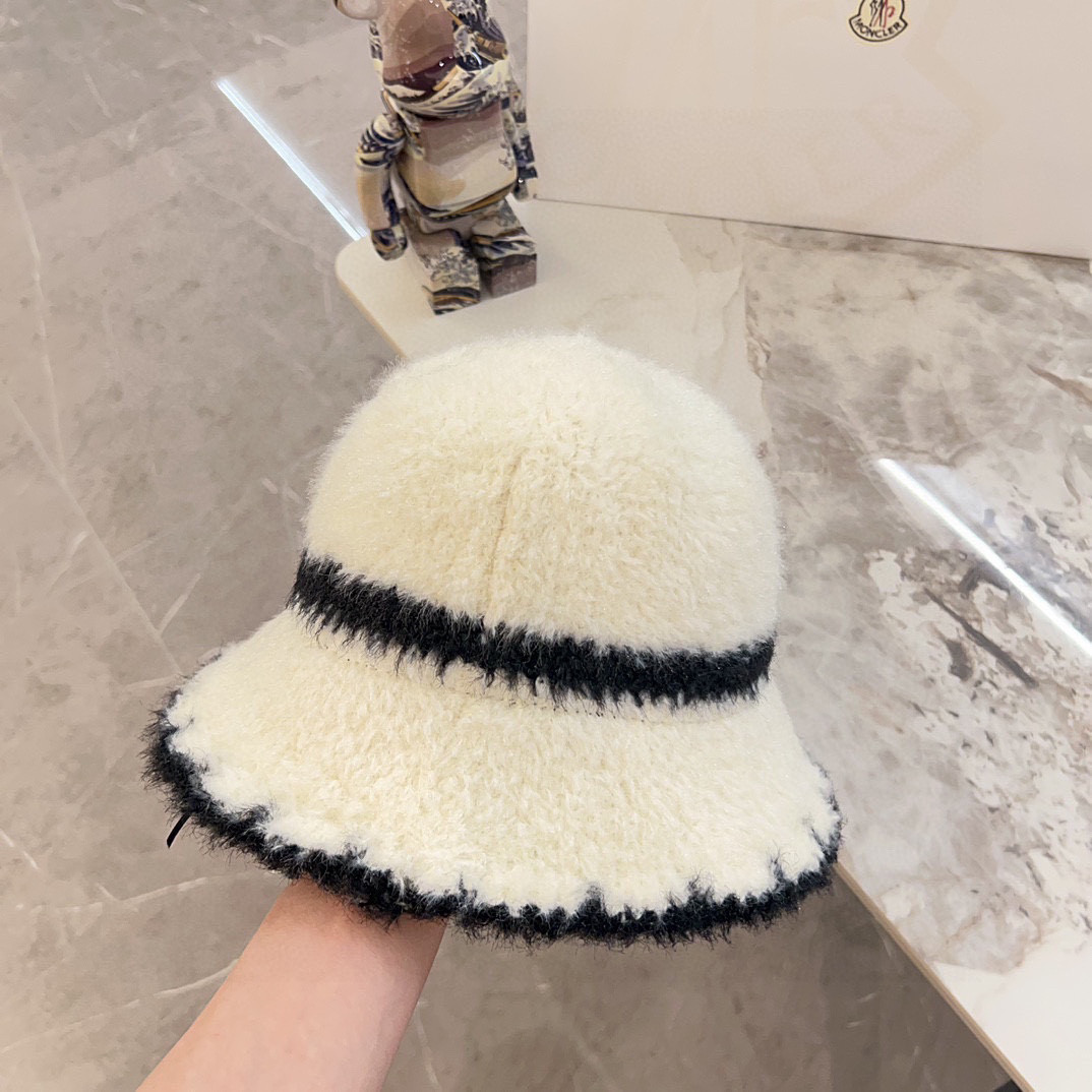 Ch**el knit bucket hat