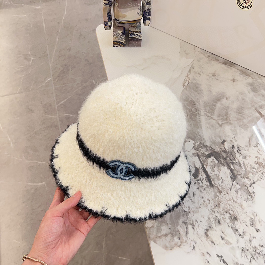 Ch**el knit bucket hat