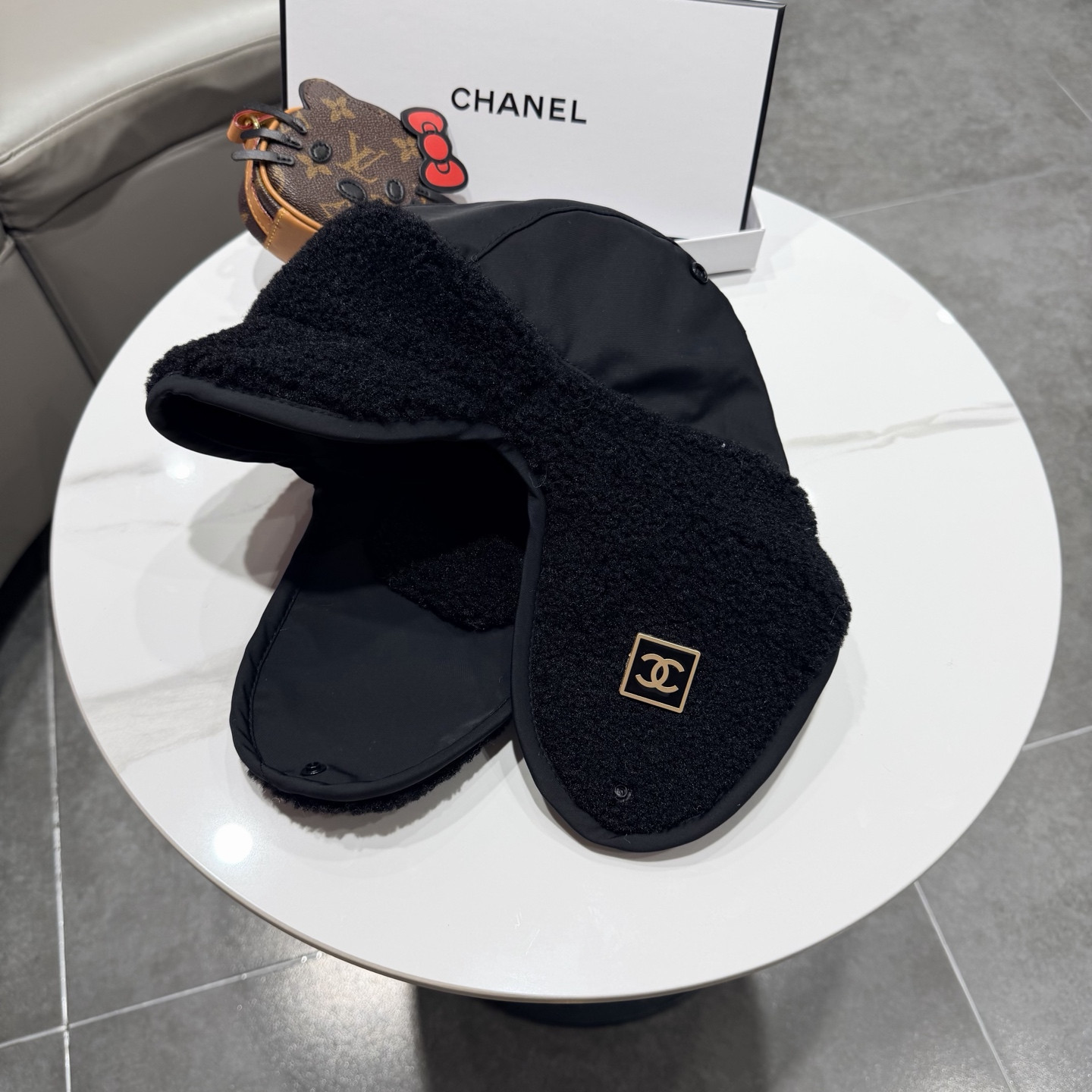 Ch**el hat