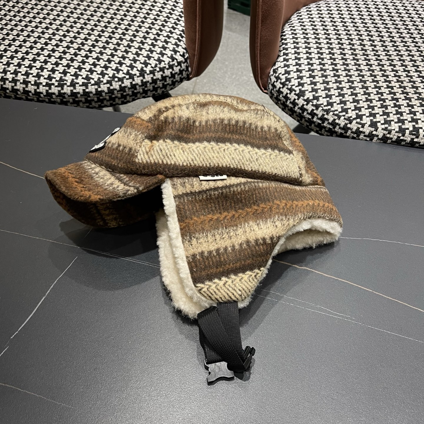 Ch**el trapper hat