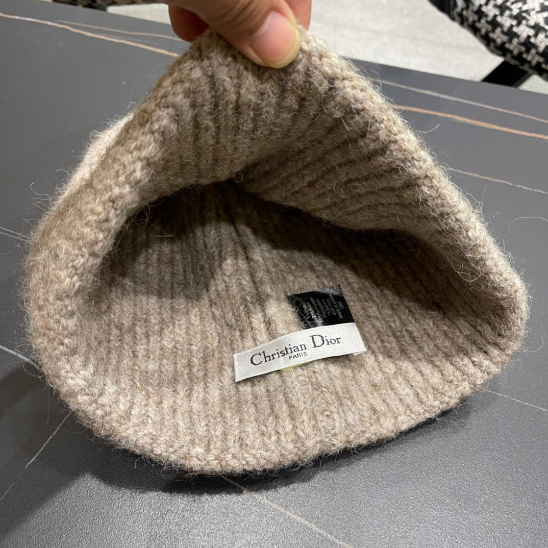 D10r beanie