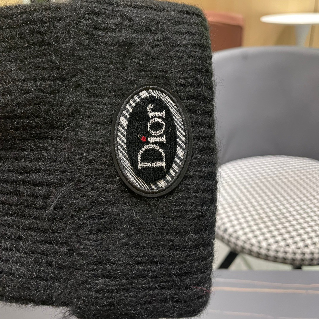 D10r beanie
