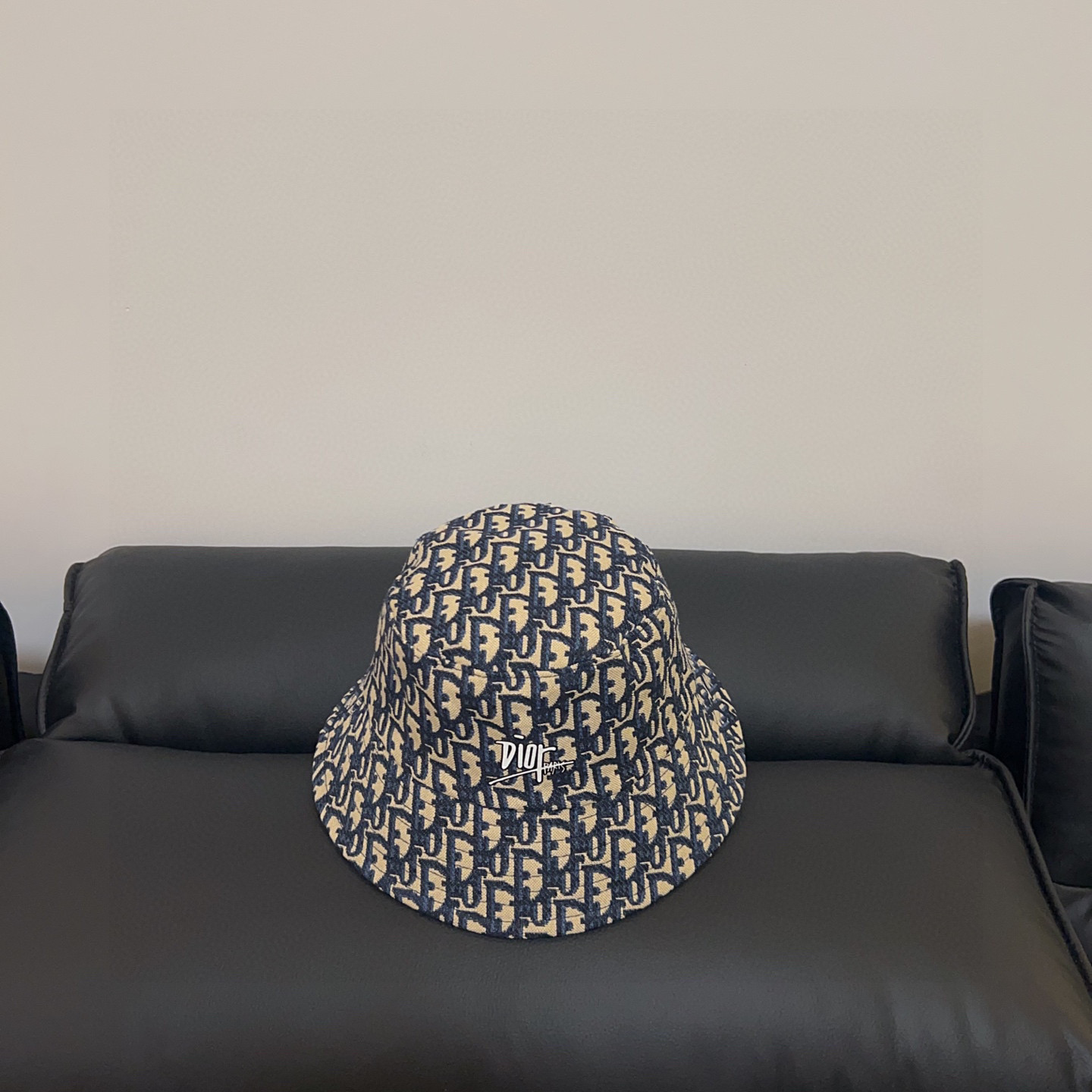 D10r bucket hat