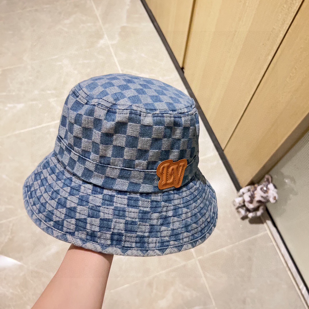 l0vis Vvtt0n bucket hat