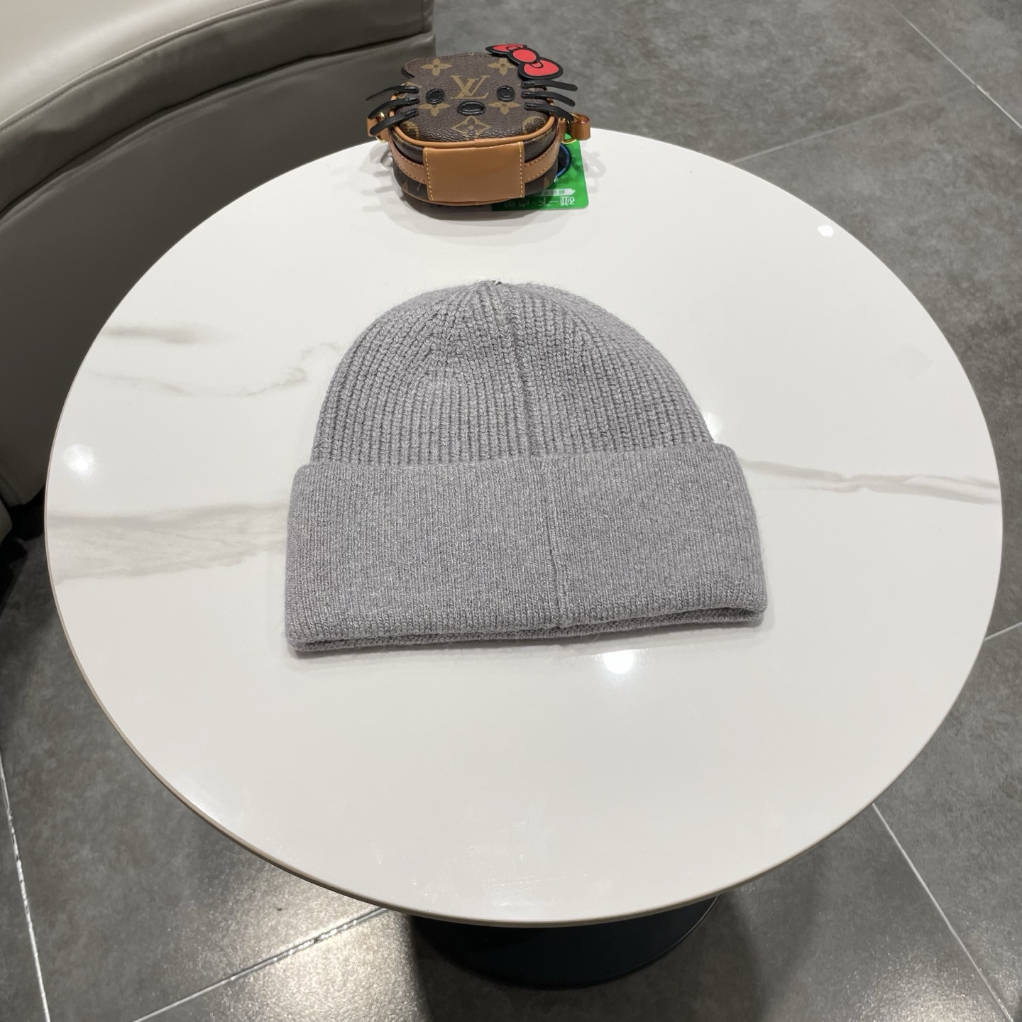 l0vis Vvtt0n beanie