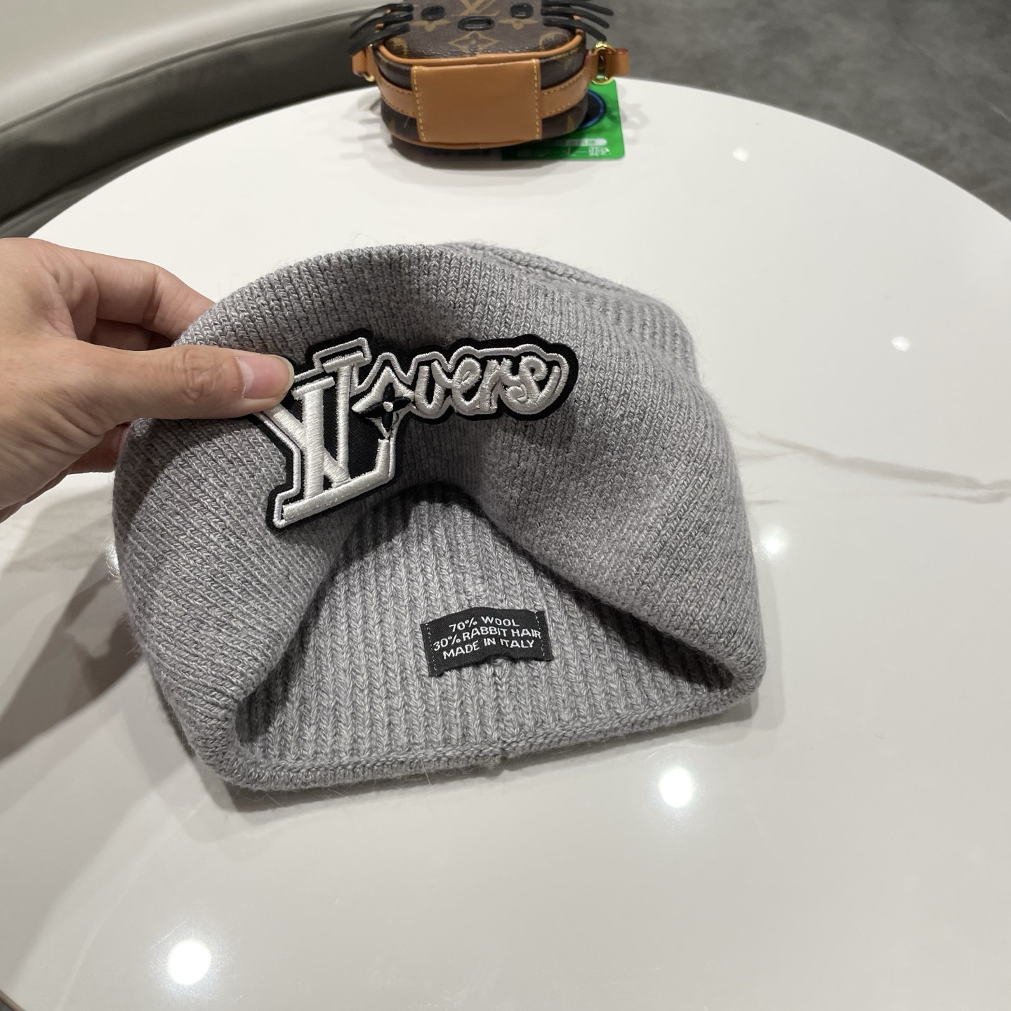 l0vis Vvtt0n beanie