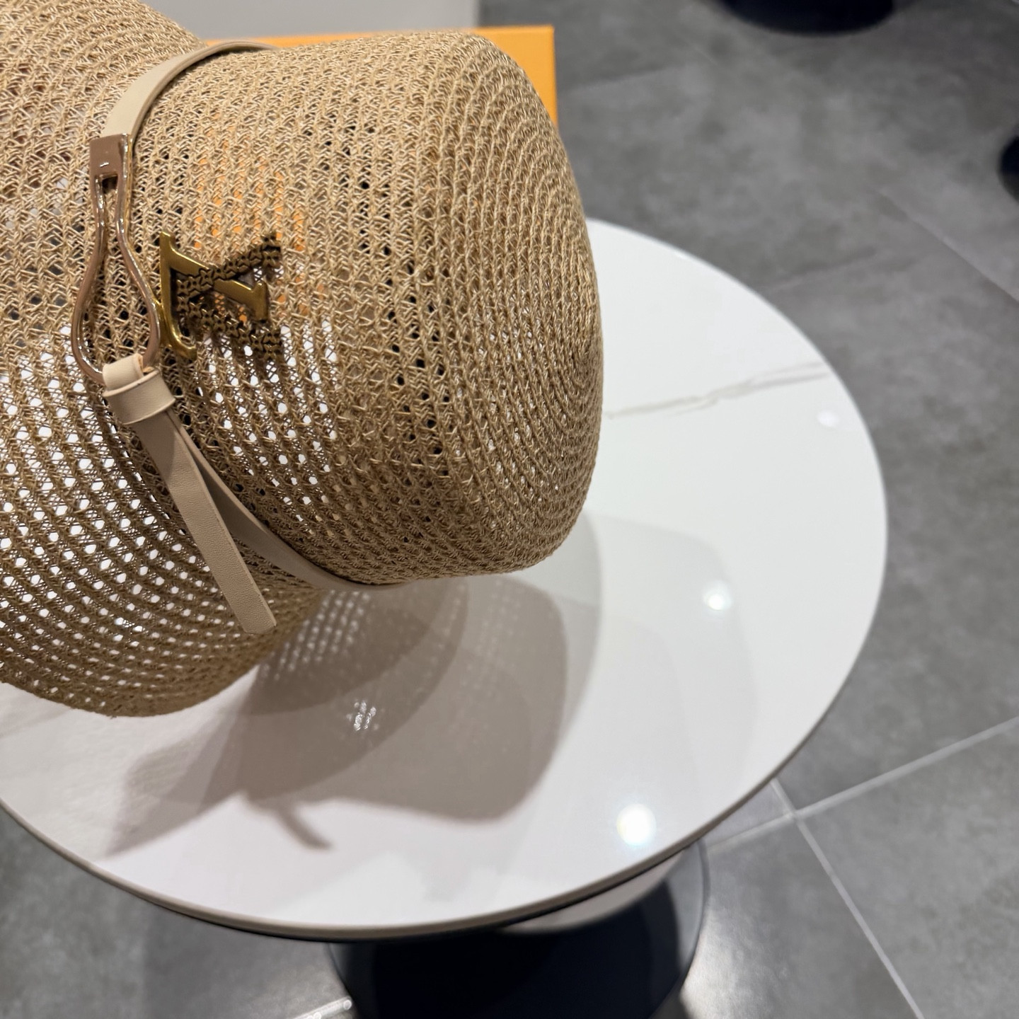 l0vis Vvtt0n straw bucket hat