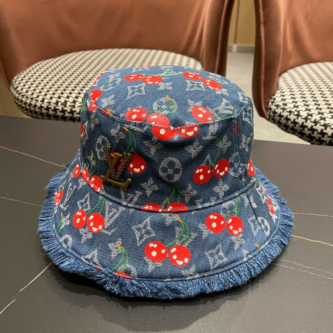 l0vis Vvtt0n bucket hat