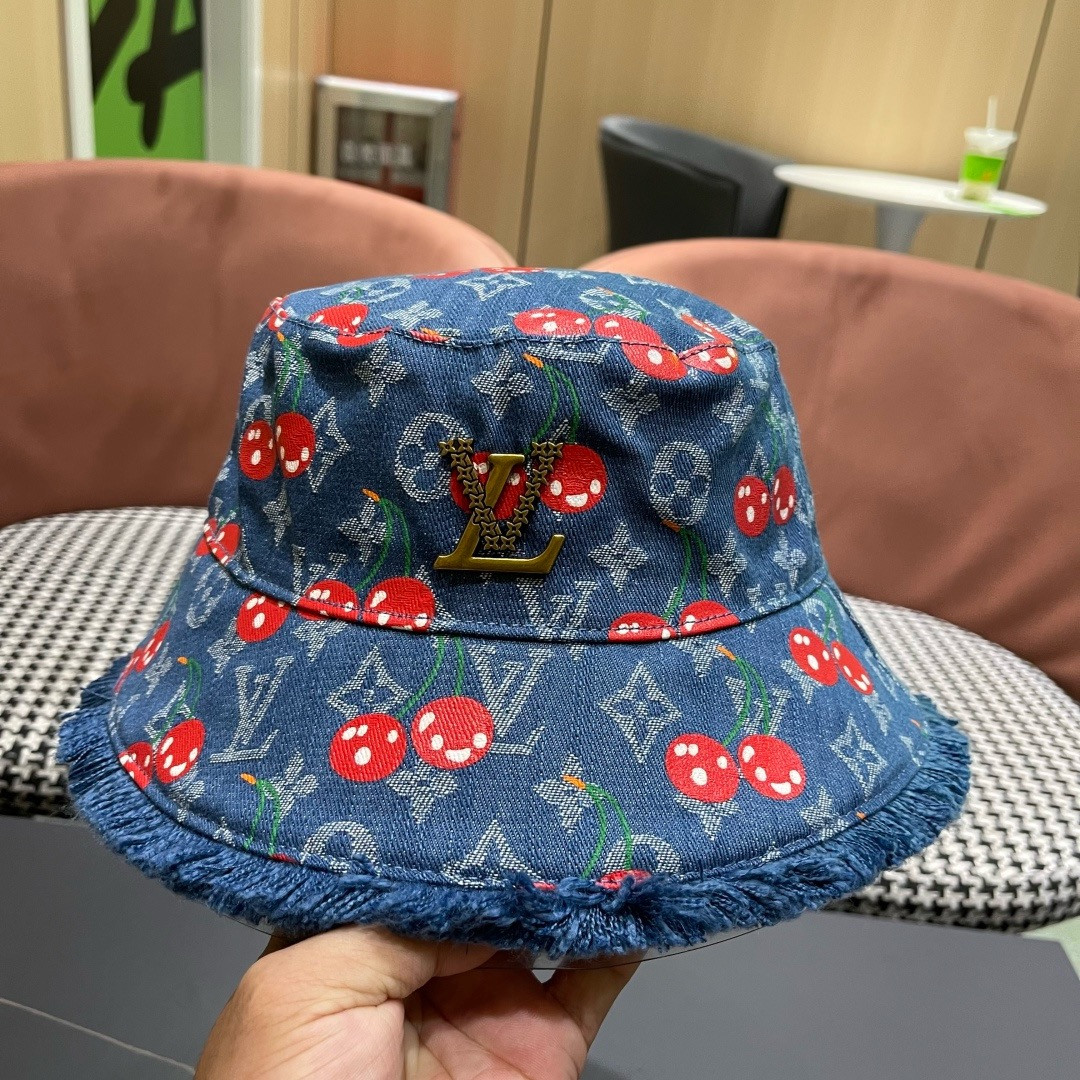 l0vis Vvtt0n bucket hat