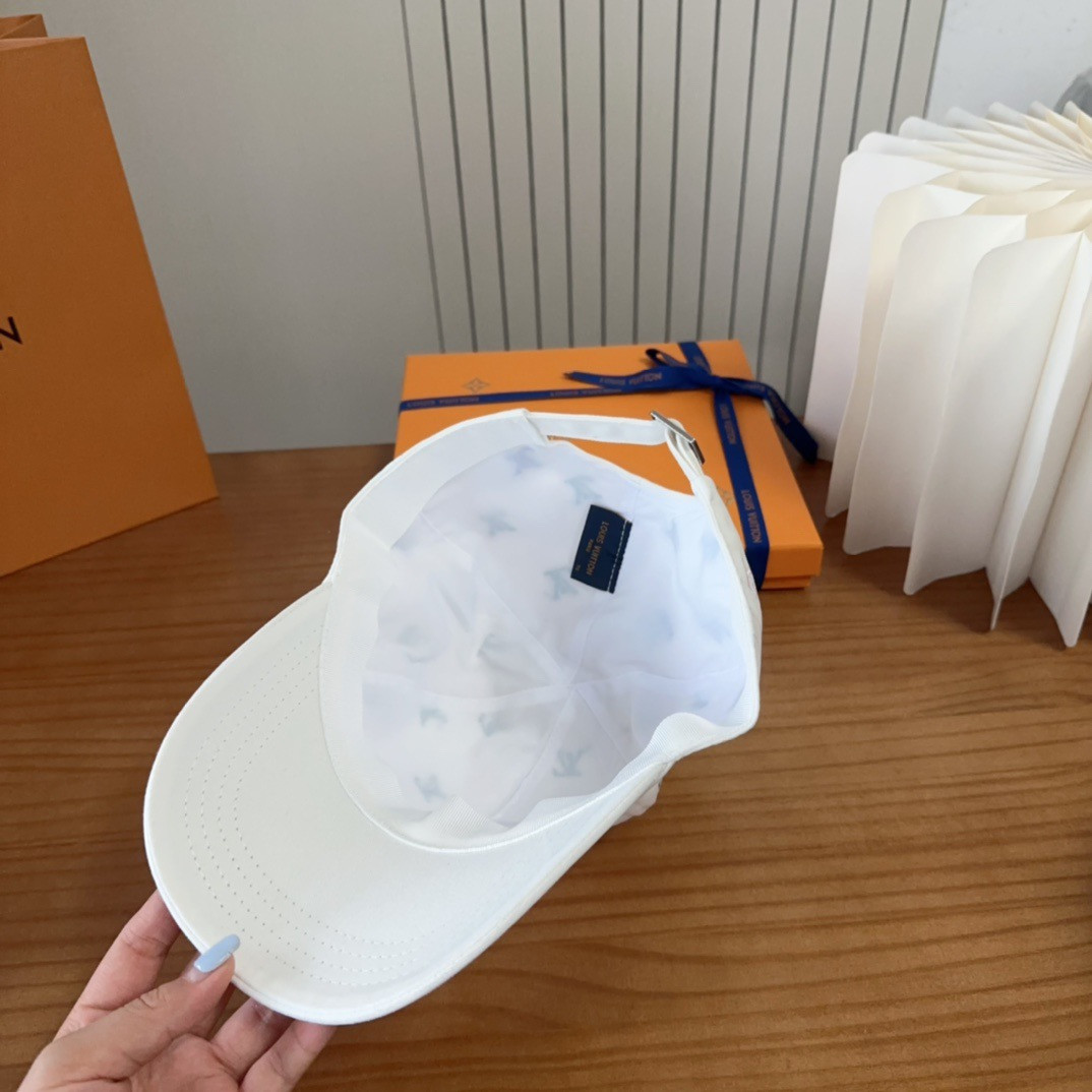 l0vis Vvtt0n baseball cap
