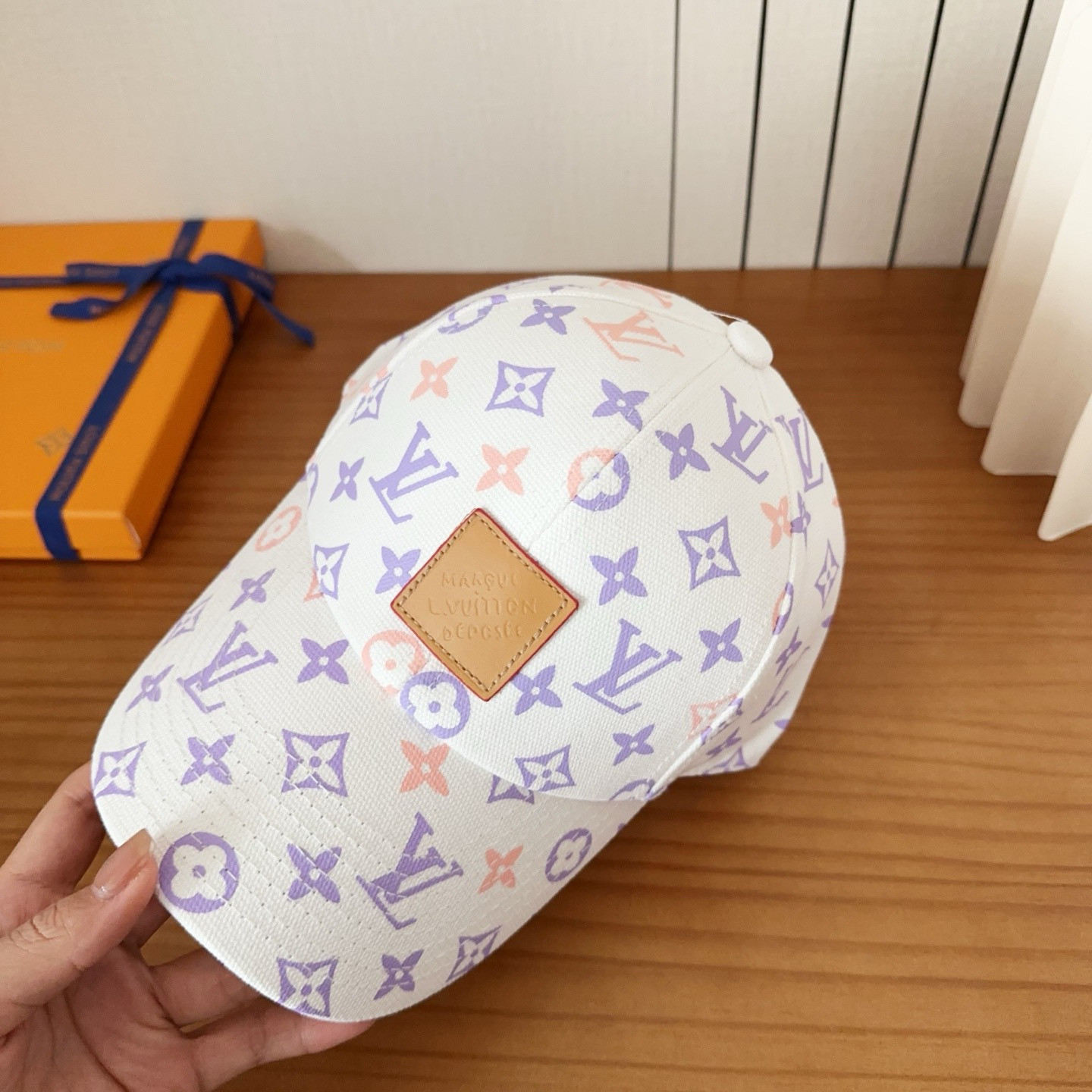 l0vis Vvtt0n baseball cap