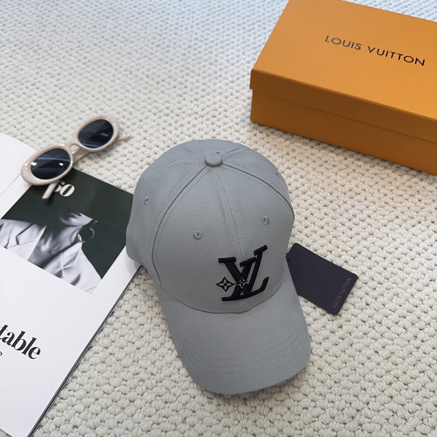 l0vis Vvtt0n baseball cap
