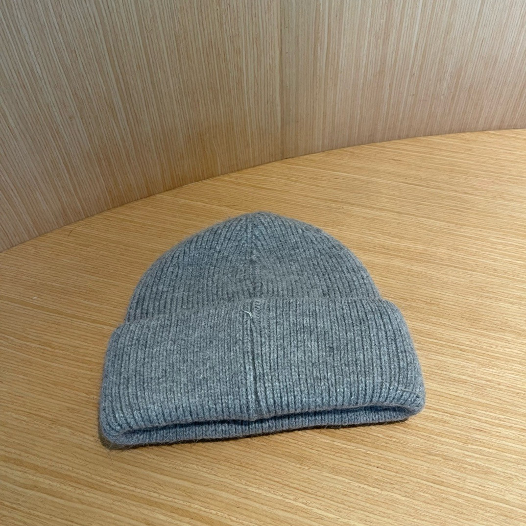 Pra*a beanie