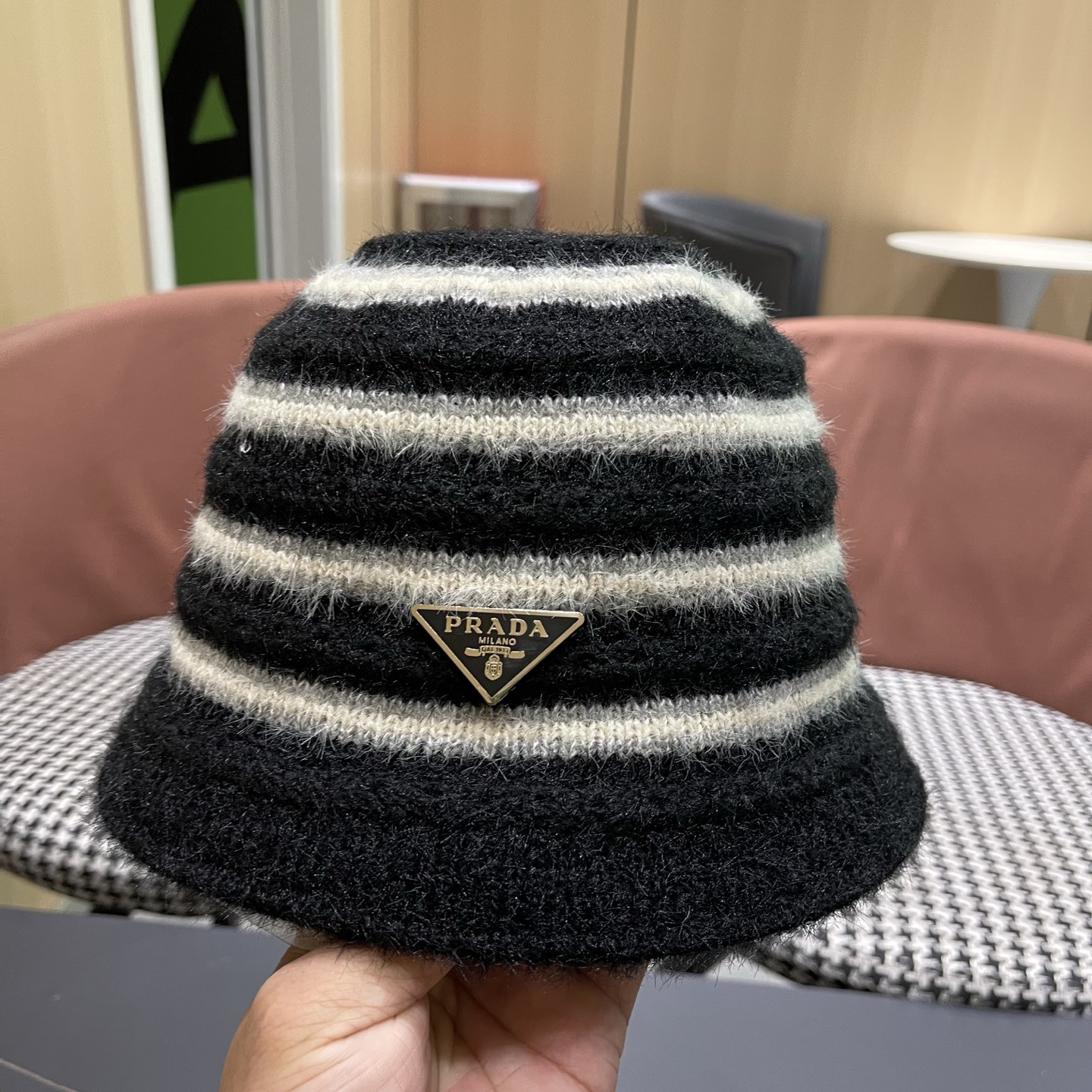 Pra*a knit bucket hat