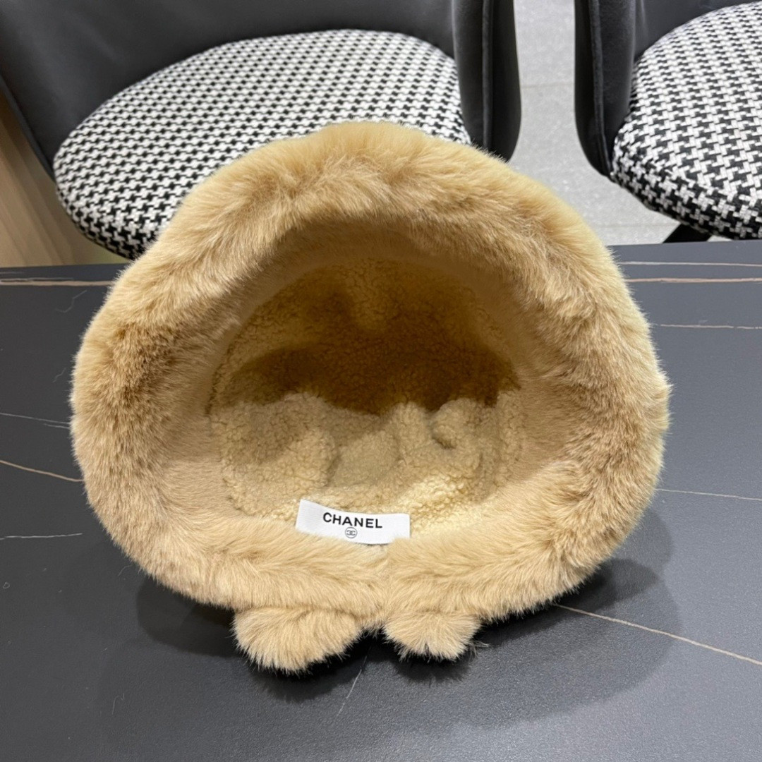 Pra*a bucket hat