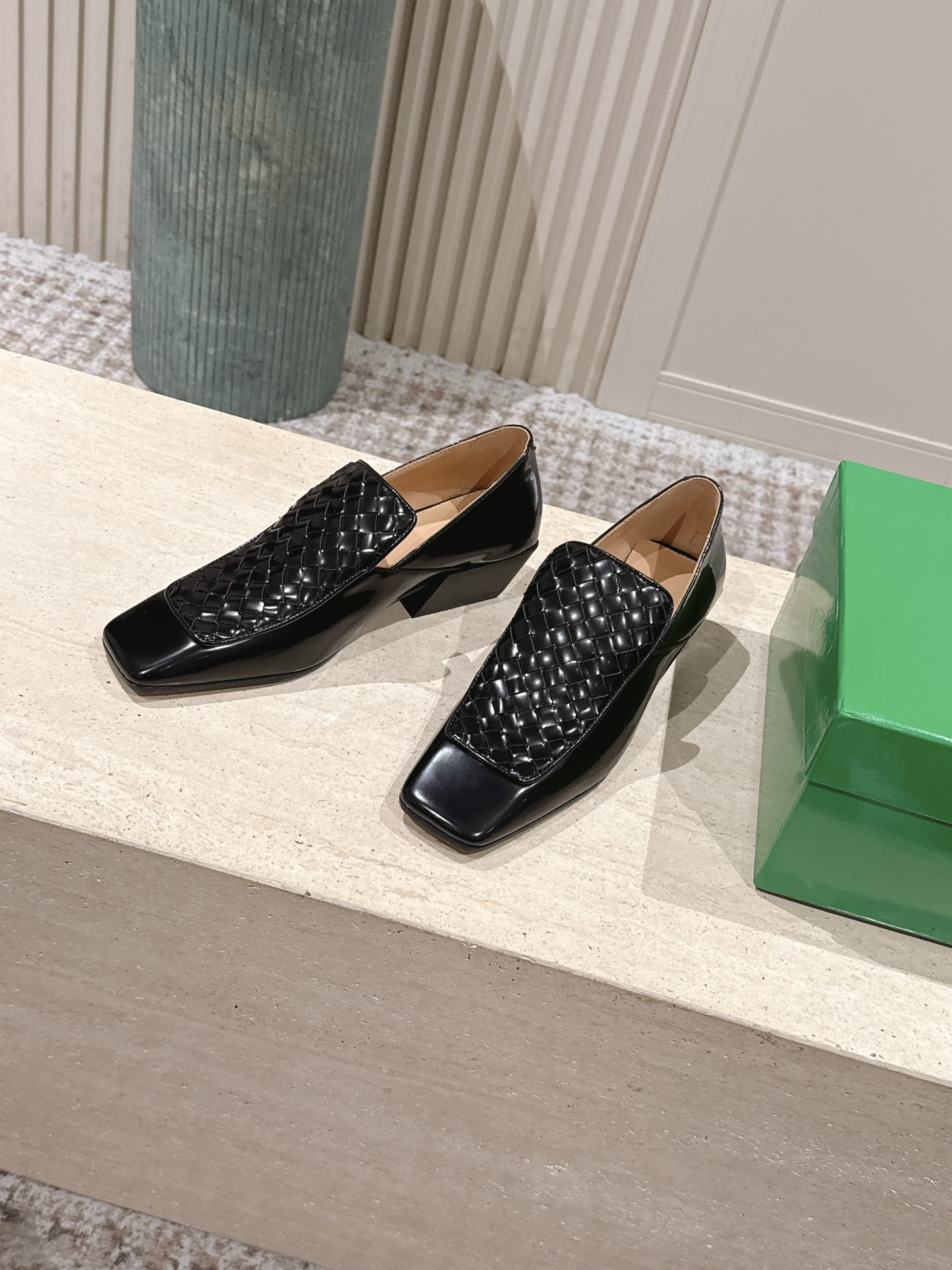 ua b0tt*ga Ven*ta ventura loafer