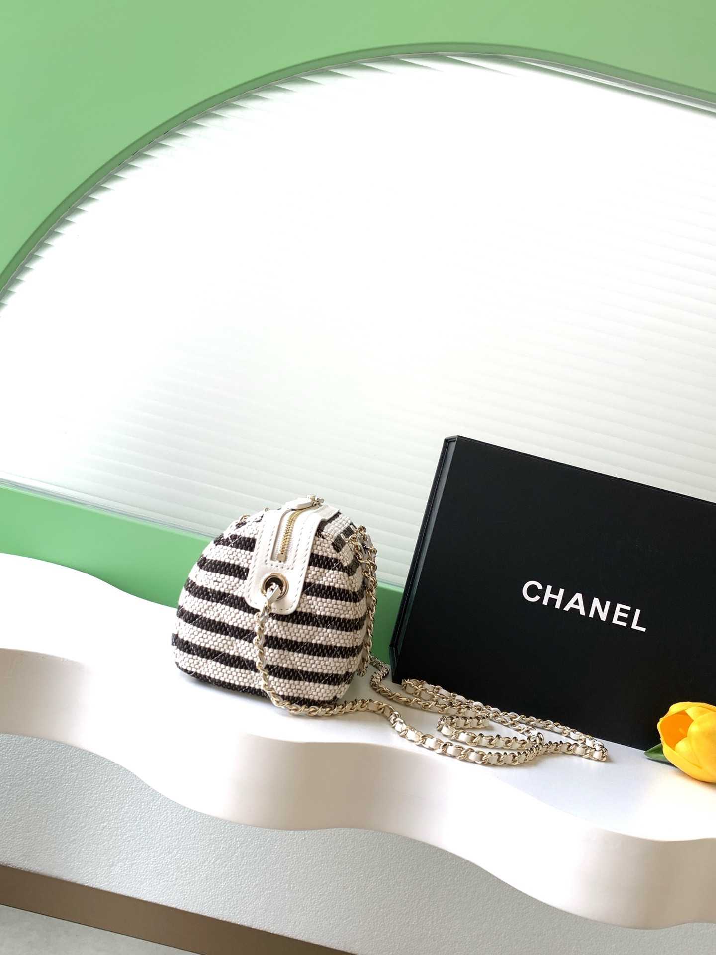 Chanel Clutch with Chain 11.5x18.5x11cm