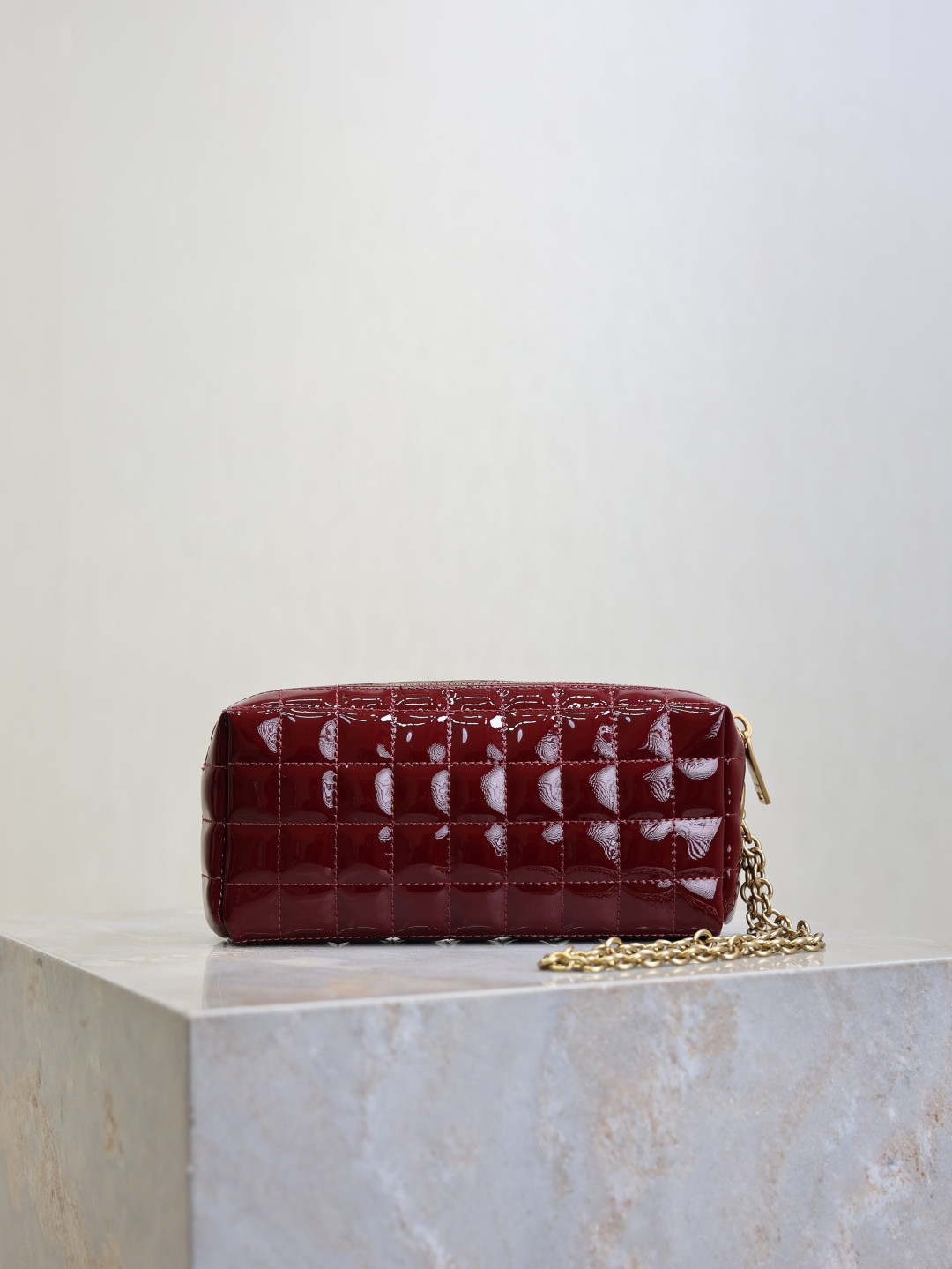 YSL CASSANDRE MATELASSÉ CARRÉ pouch on chain in shiny 18.5x8.5x4cm