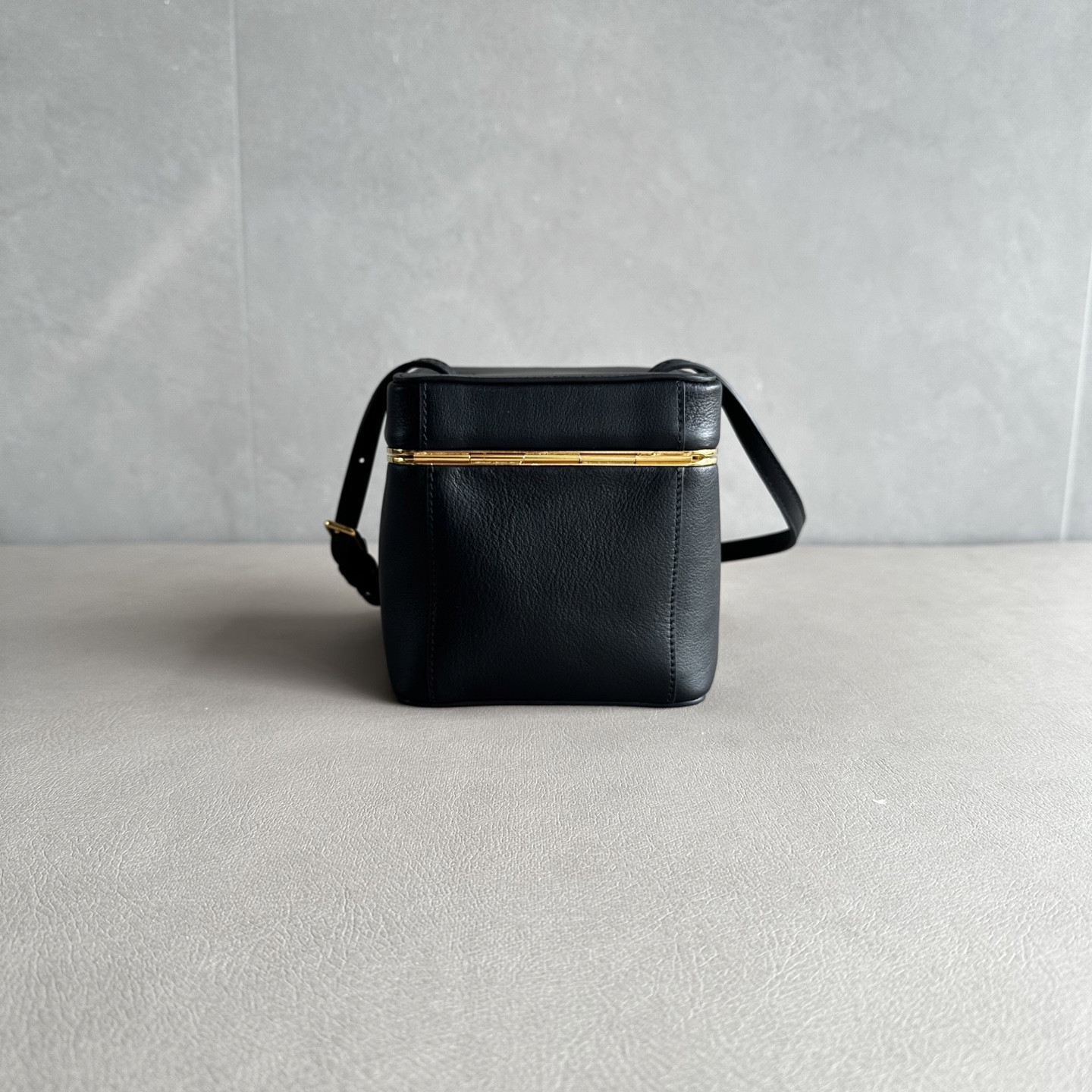 CELINE SMALL TRIOMPHE FRAME IN SUPPLE CALFSKIN 12.5x12.5x12.5cm