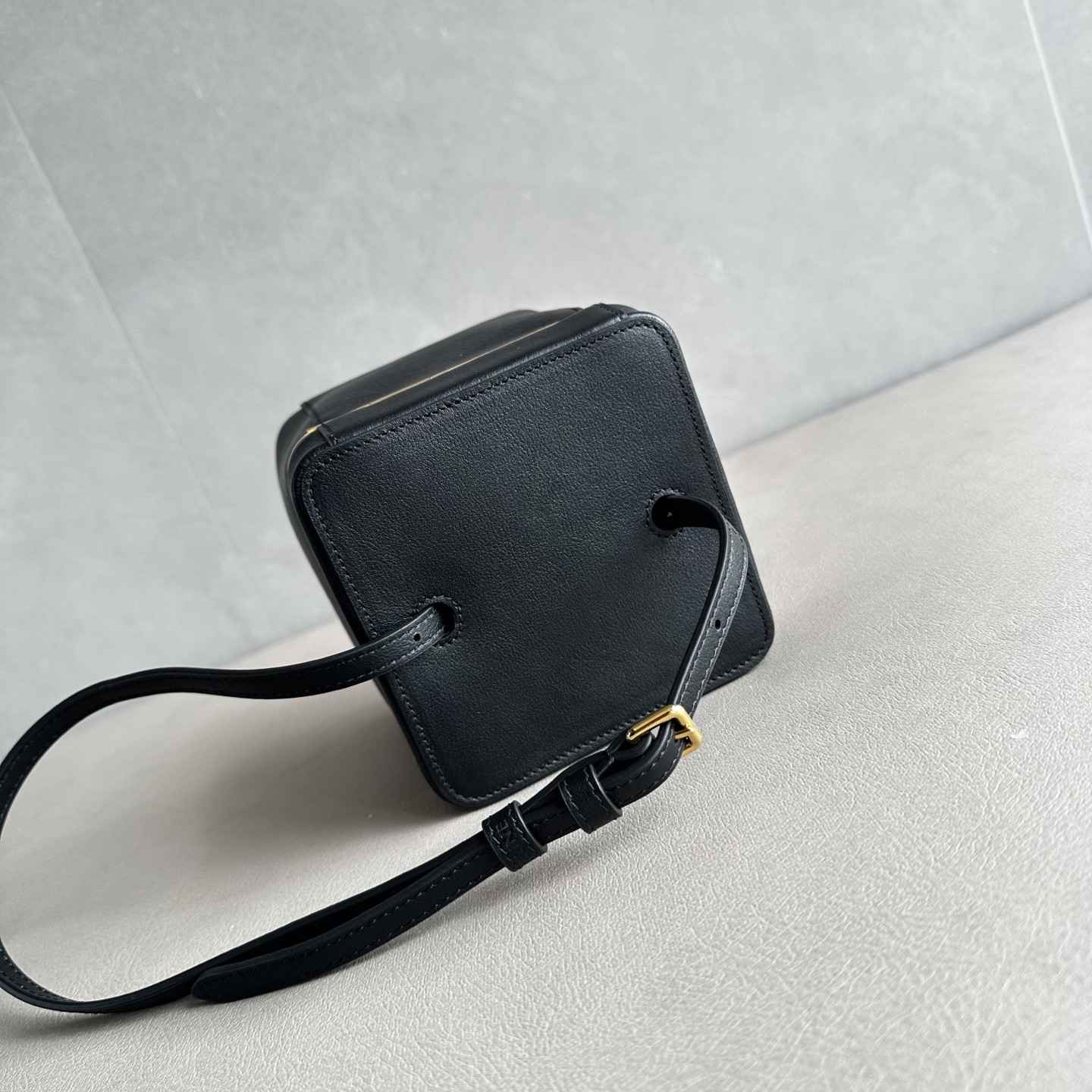 CELINE SMALL TRIOMPHE FRAME IN SUPPLE CALFSKIN 12.5x12.5x12.5cm