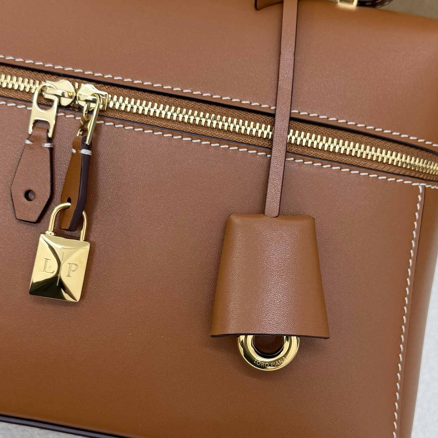 Loro Piana Extra Pocket L27 16x27x10cm