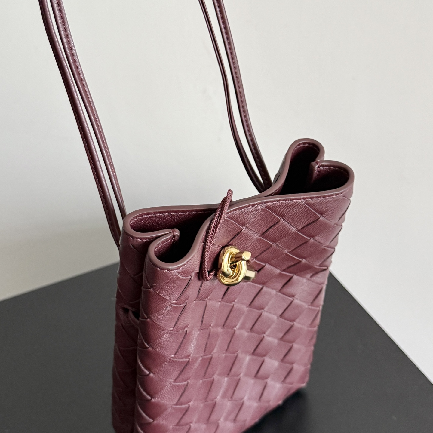 Bottega Veneta Andiamo Phone Pouch 21.5x14x7cm