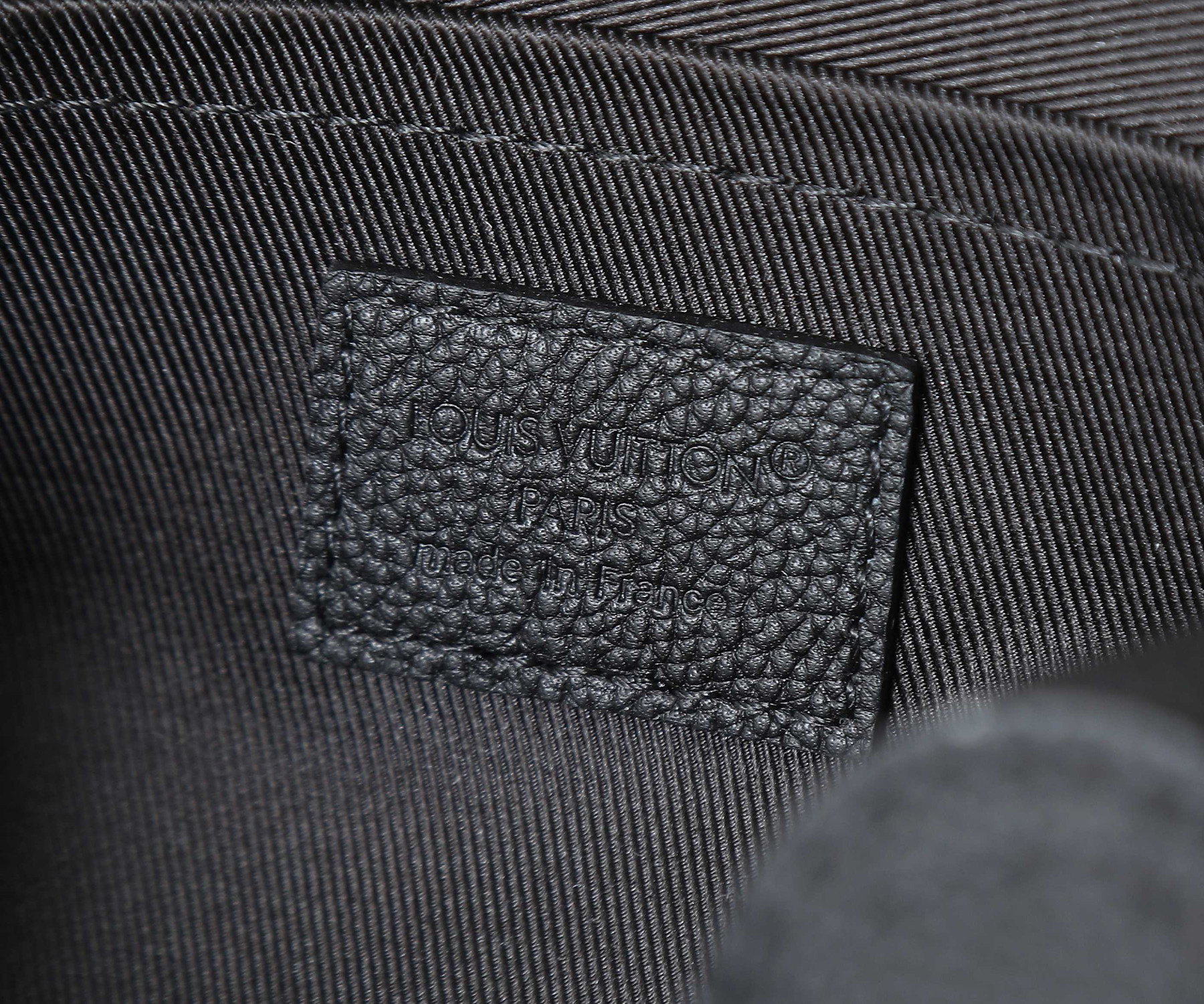 LV Boarding Messenger M15265 24x18x9cm