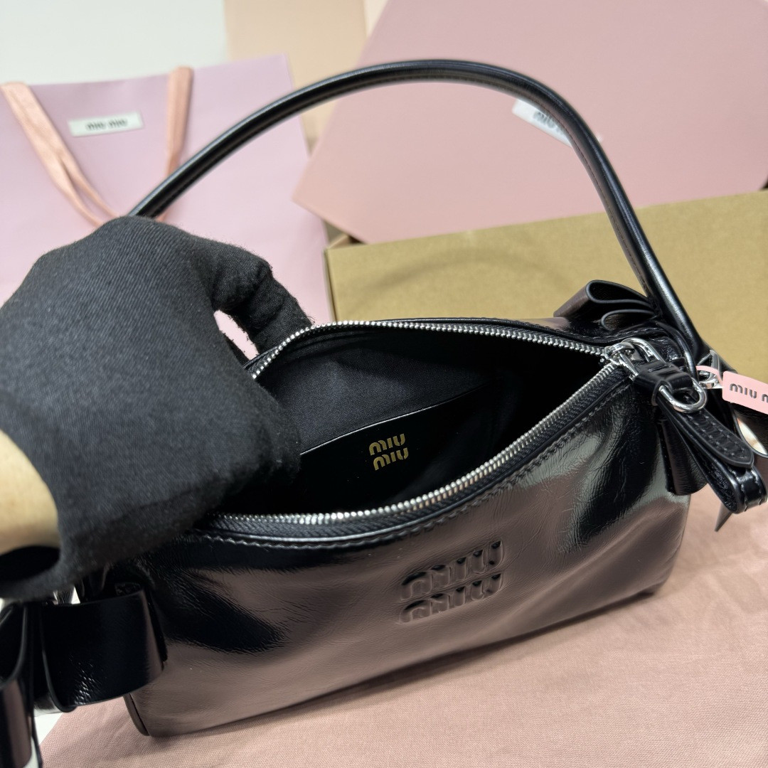 Miu Miu Shiny Leather Pouch 12.5x21x9.5cm