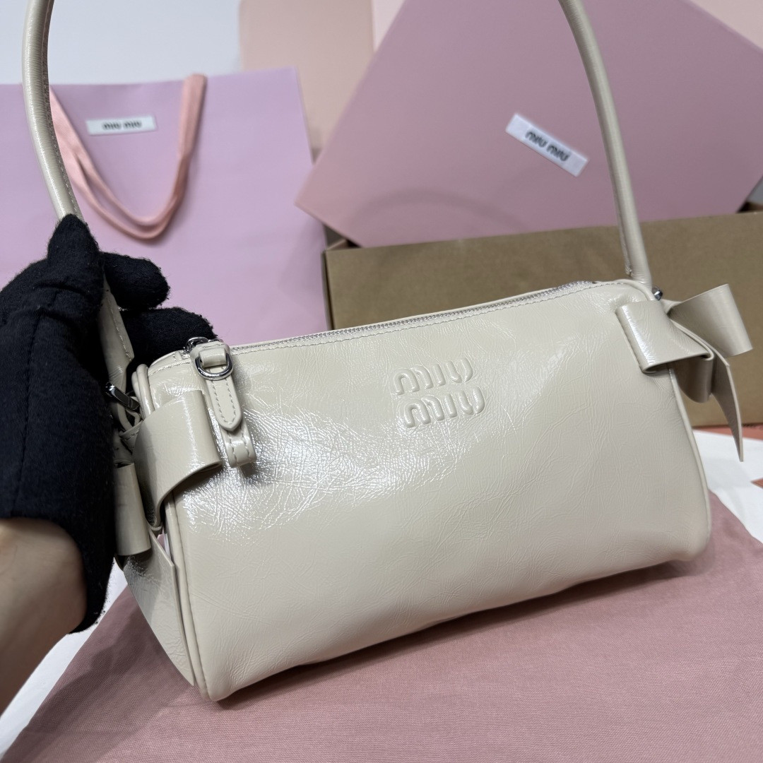 Miu Miu Shiny Leather Pouch 12.5x21x9.5cm