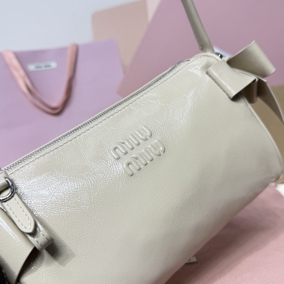 Miu Miu Shiny Leather Pouch 12.5x21x9.5cm