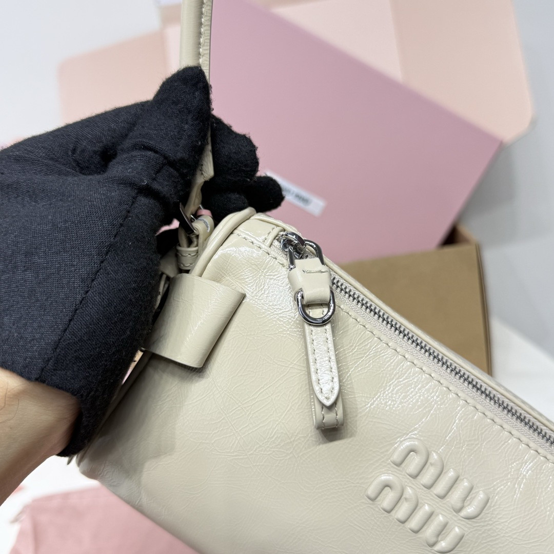 Miu Miu Shiny Leather Pouch 12.5x21x9.5cm