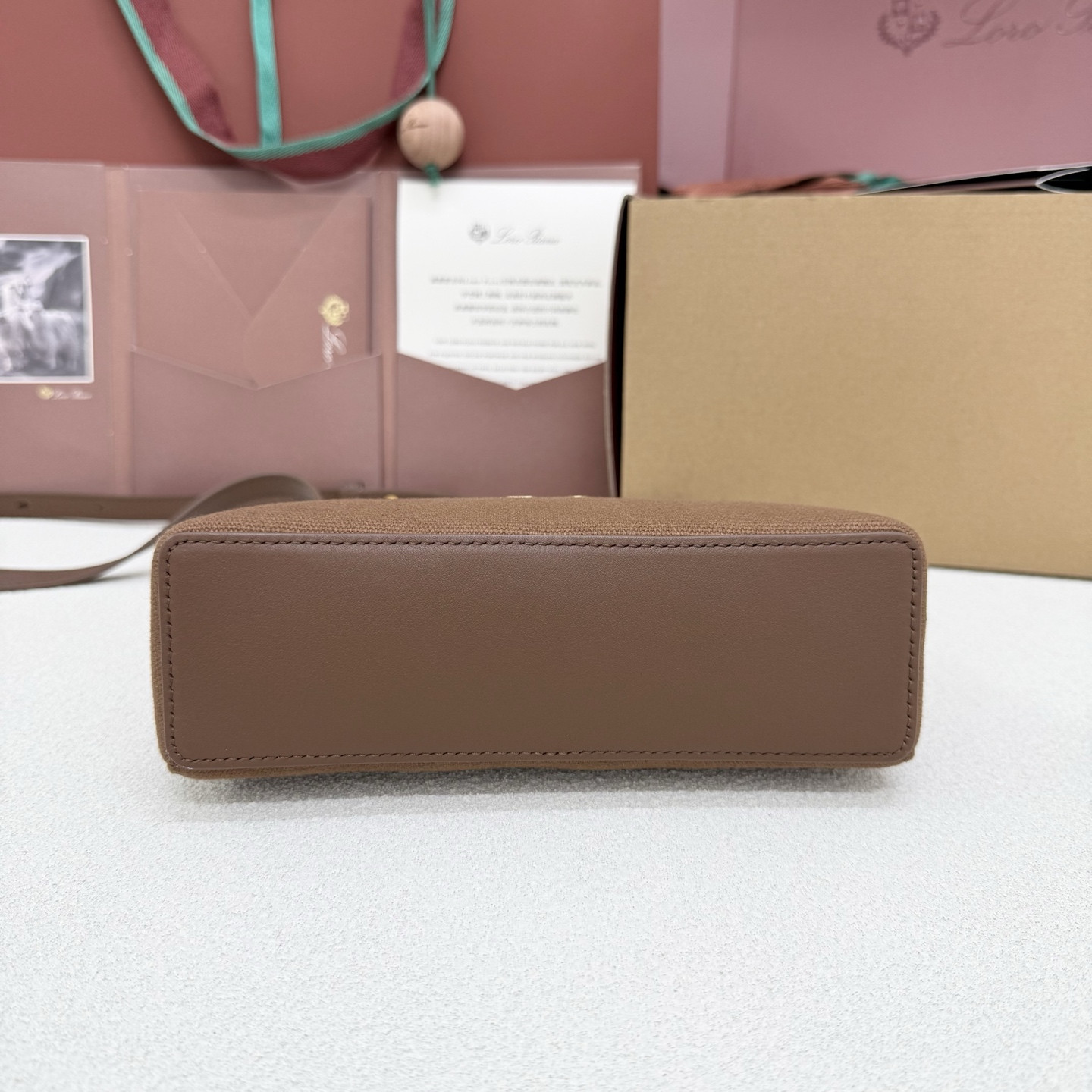 Loro Piana Extra Pocket L19 11 x 19 x 6.5 cm