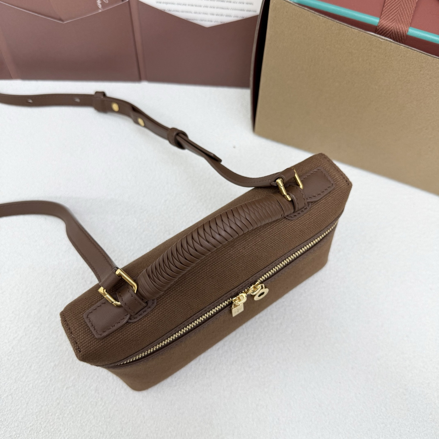 Loro Piana Extra Pocket L19 11 x 19 x 6.5 cm