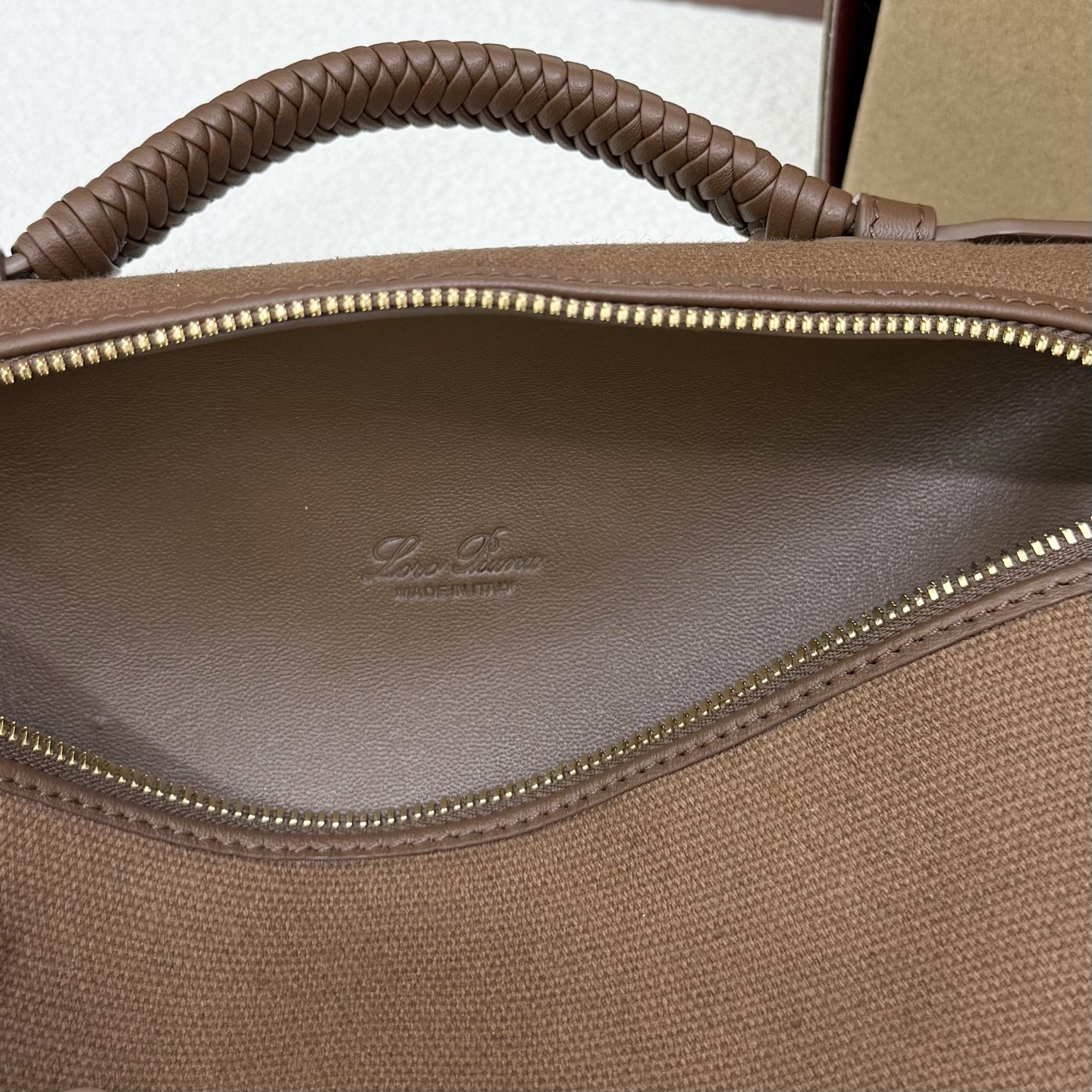 Loro Piana Extra Pocket L19 11 x 19 x 6.5 cm