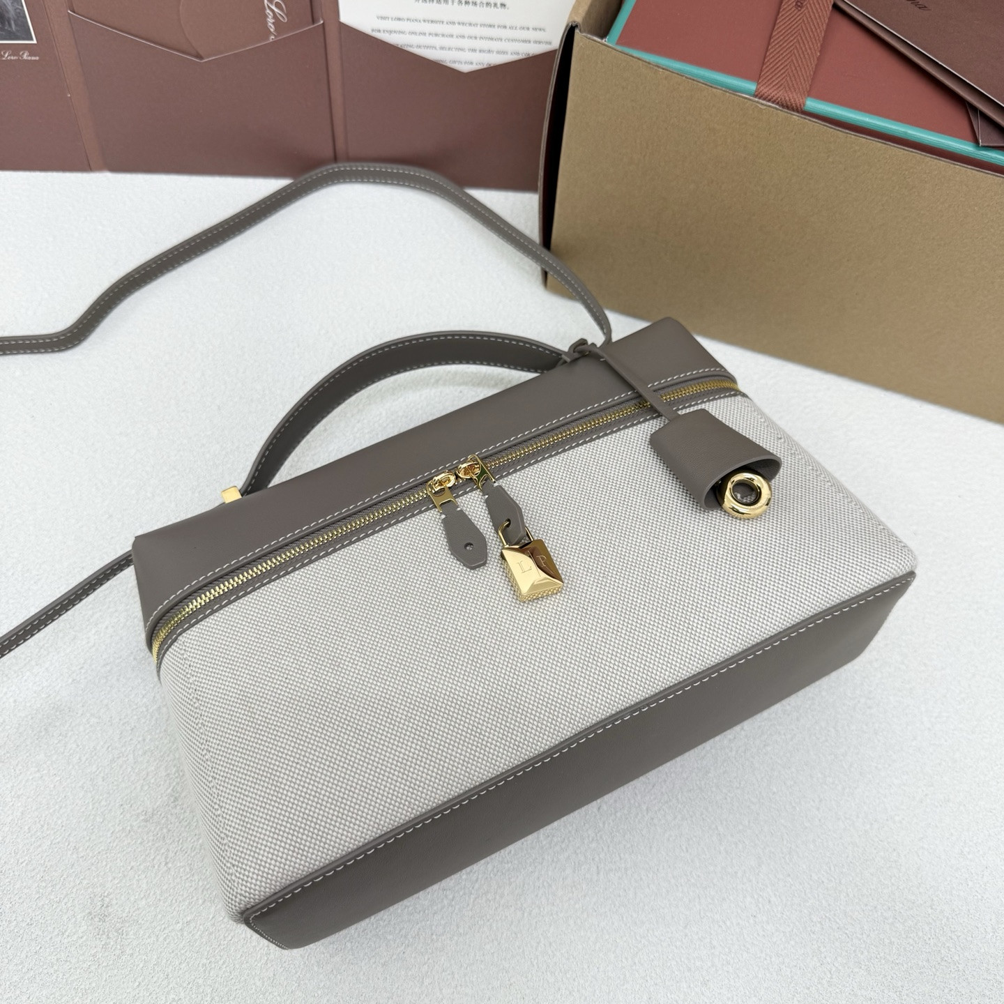 Loro Piana Extra Pocket L27 16x27x10cm