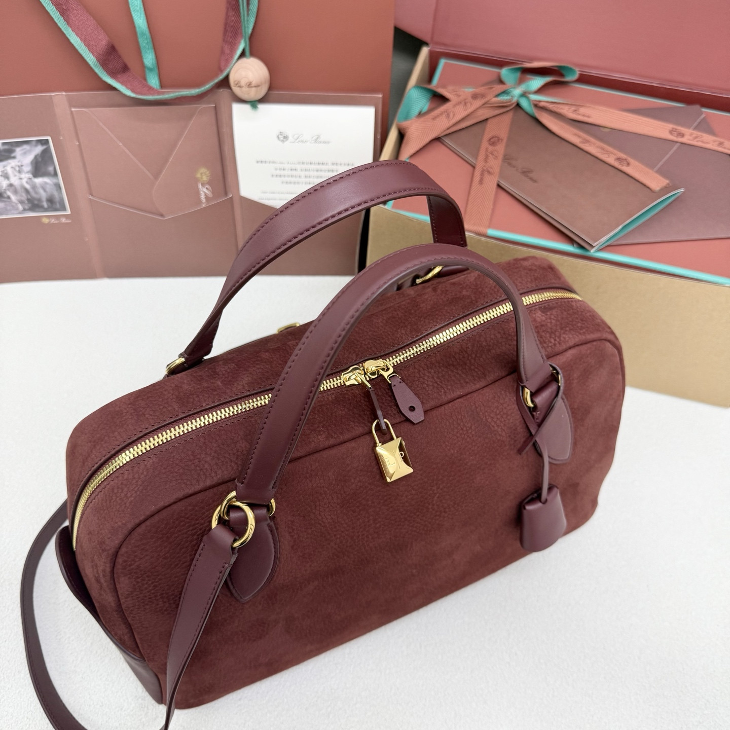 Loro Piana Needle 38x22x16cm