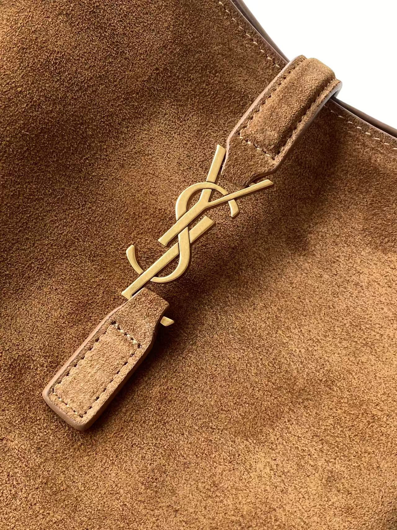 YSL LE 5 À 7 BABY BEA in suede 18x15x13cm