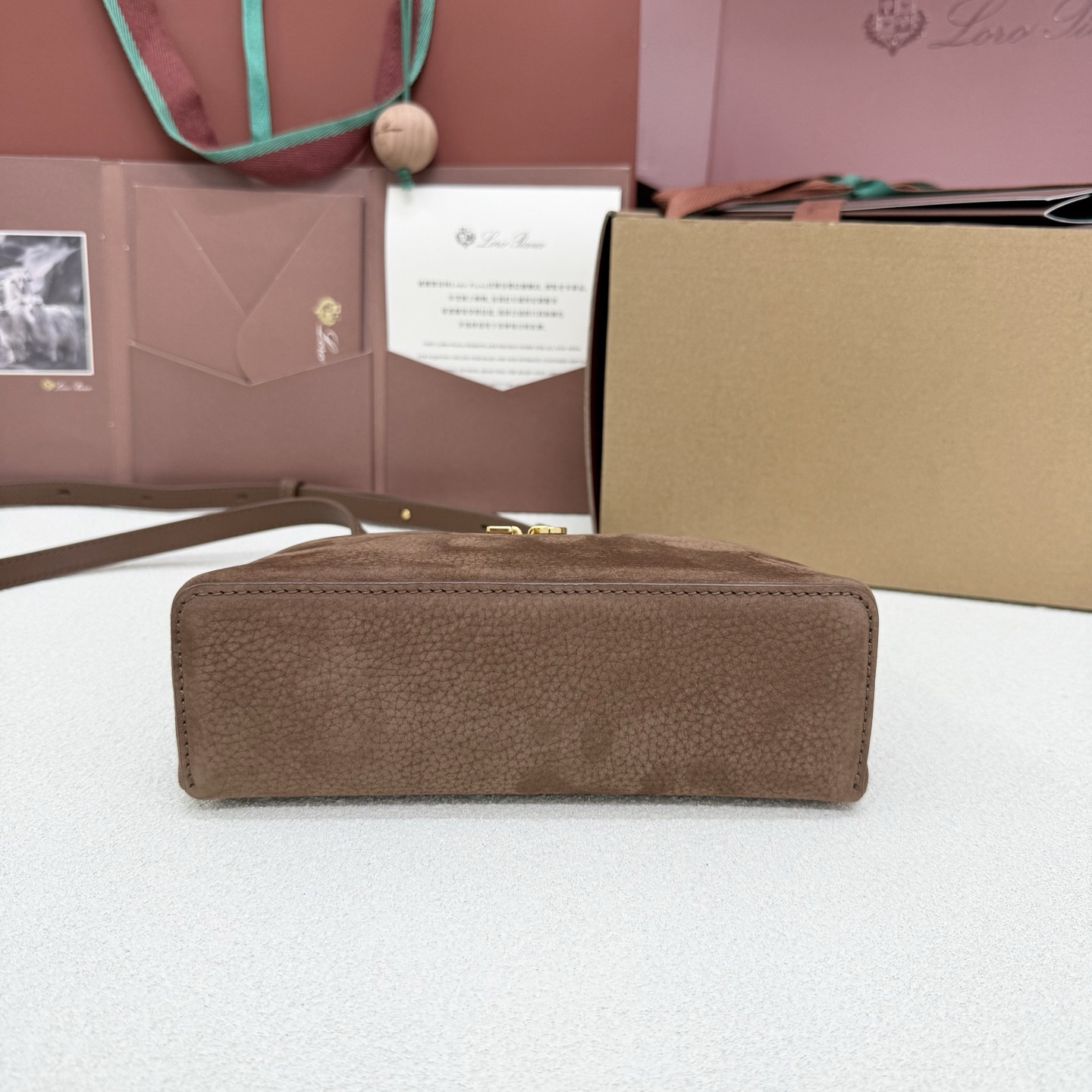 Loro Piana Extra Pocket L19 11 x 19 x 6.5 cm