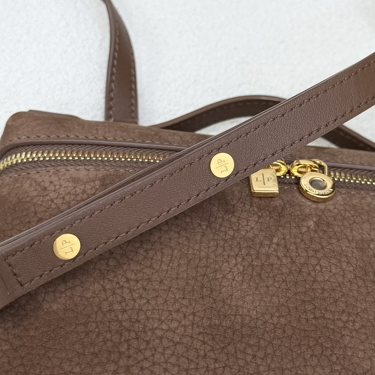 Loro Piana Extra Pocket L19 11 x 19 x 6.5 cm