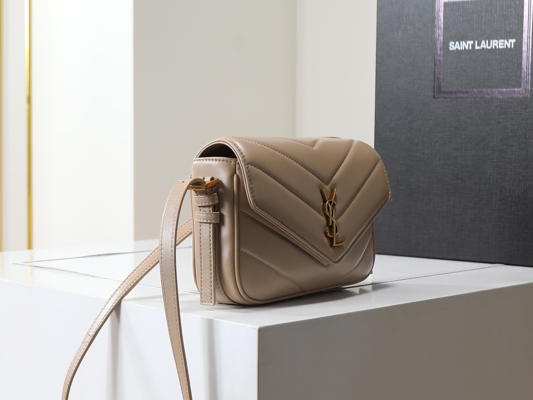 YSL LOULOU toy crossbody in MATELASSÉ lambskin 21x14x5cm